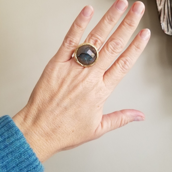 SOLD Italian Luxury! Estate 14k Labradorite Ring - Picture 3 of 8
